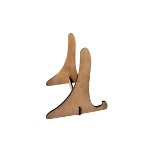 Support en bois pour maintenir la maison des rituels en position verticale