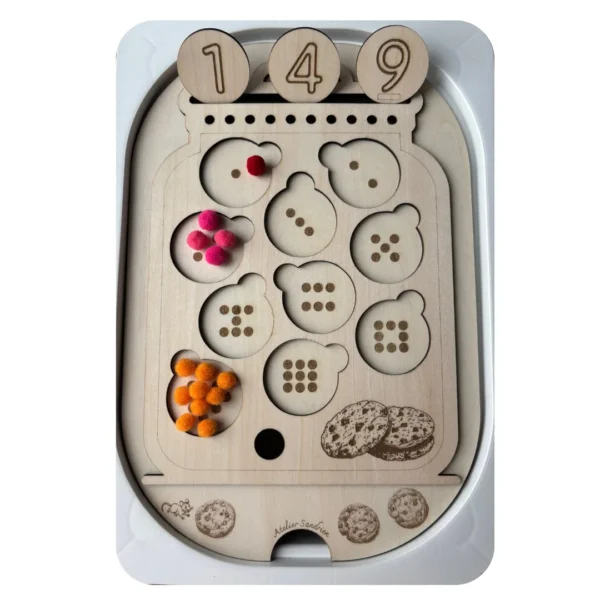 insert sensoriel en bois biscuits numérotés points sur les dés