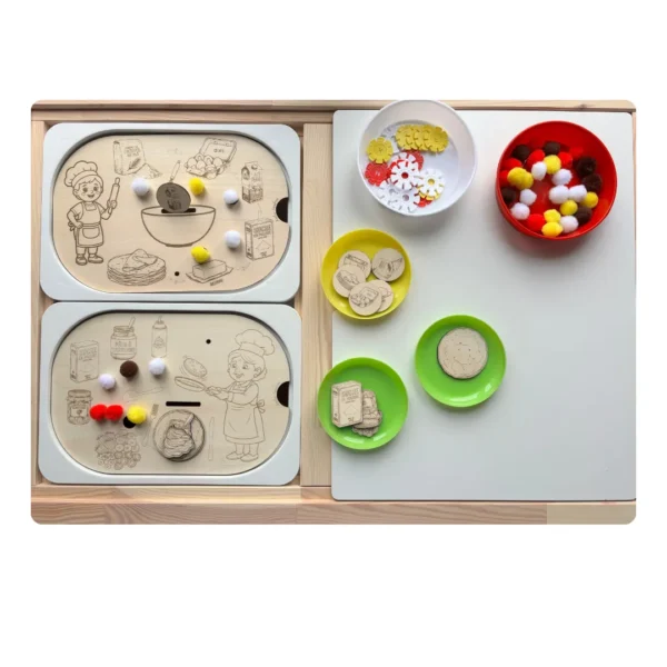 mise en scène inserts sensoriel en bois chandeleur avec accessoires avec bols et assiette et jetons en bois