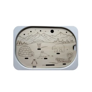 Insert sensoriel en bois thème hiver avec paysage montagne enneigée et emplacement pour gobelet, sans accessoires