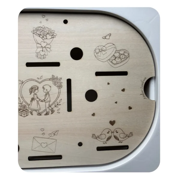 Insert sensoriel en bois - Scène Saint Valentin zoom