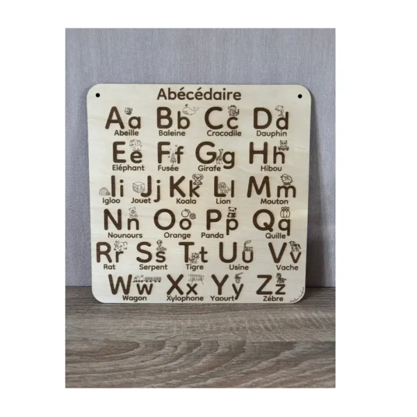 Tableau abécédaire en bois gravé avec alphabet illustré pour l’apprentissage des lettres
