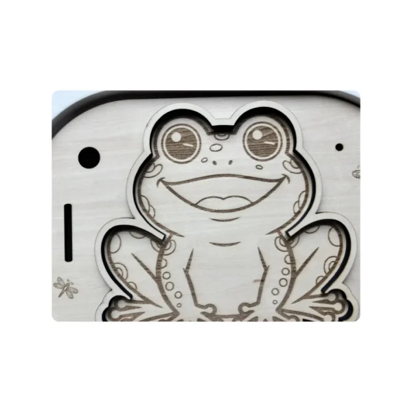 Insert sensoriel en bois - la grenouille à remplir détail