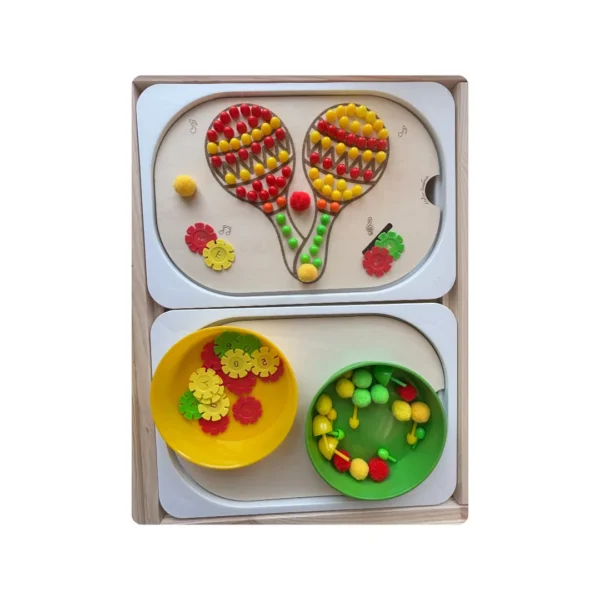 Insert sensoriel en bois - les maracas avec accessoires et bols