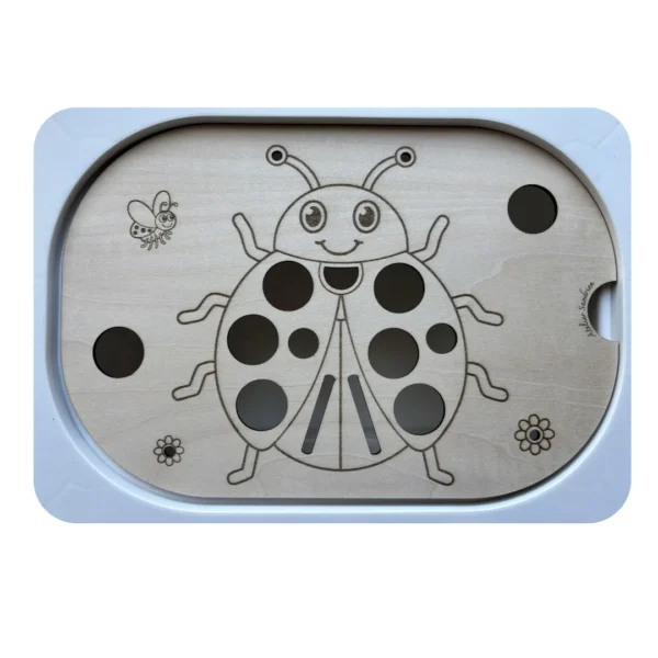 Insert sensoriel en bois coccinelle avec trous pour activité de comptage et motricité fine enfant