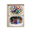 insert sensoriel en bois gros trous pompons - avec gros pompons colorés et bac activités