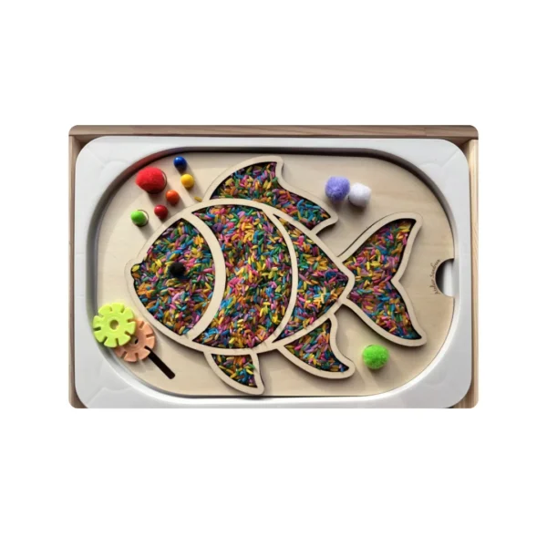 insert sensoriel en bois - poisson rempli de riz colorés