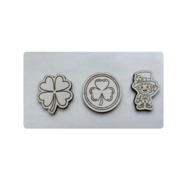 jetons en bois thème Saint-Patrick avec chapelier, trèfle, lutin et chaudron.