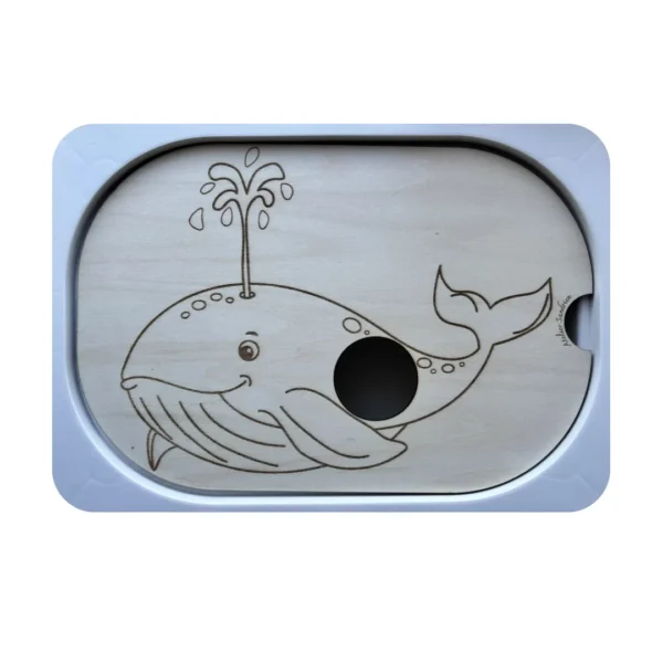insert sensoriel en bois- la baleine avec un trou pour balle